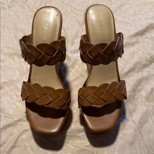 New Nine West Tan Braided Platform Sandals